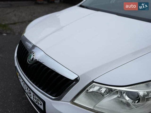 Белый Шкода Октавия, объемом двигателя 1.8 л и пробегом 37 тыс. км за 10900 $, фото 18 на Automoto.ua