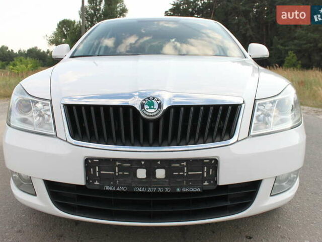 Белый Шкода Октавия, объемом двигателя 1.6 л и пробегом 170 тыс. км за 7450 $, фото 3 на Automoto.ua