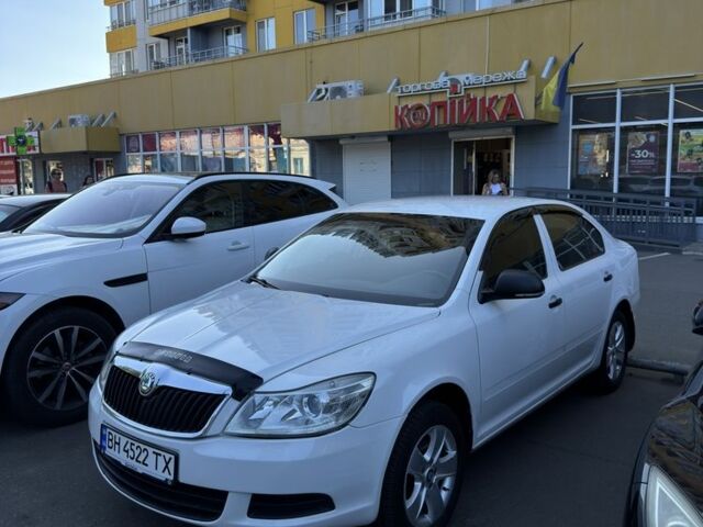 Білий Шкода Октавія, об'ємом двигуна 1.2 л та пробігом 138 тис. км за 6700 $, фото 2 на Automoto.ua