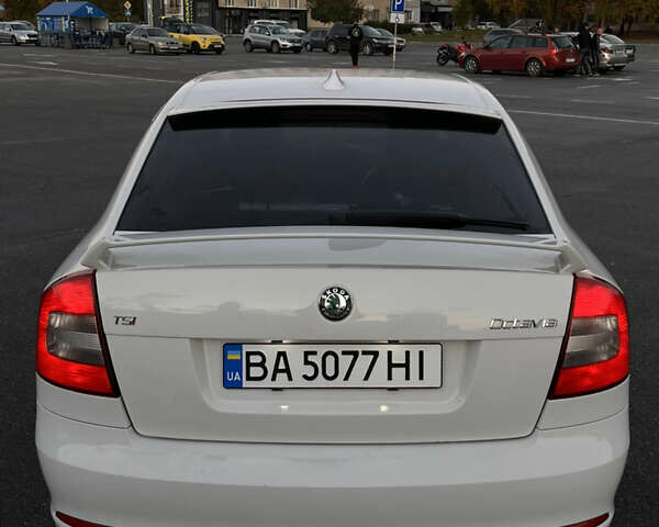 Шкода Октавия 2012 в Кропивницком (Кировограде) на Automoto.ua Белый Шкода Октавия, объемом двигателя 1.8 л и пробегом 222 тыс. км за 6700 $, фото 4 на Automoto.ua