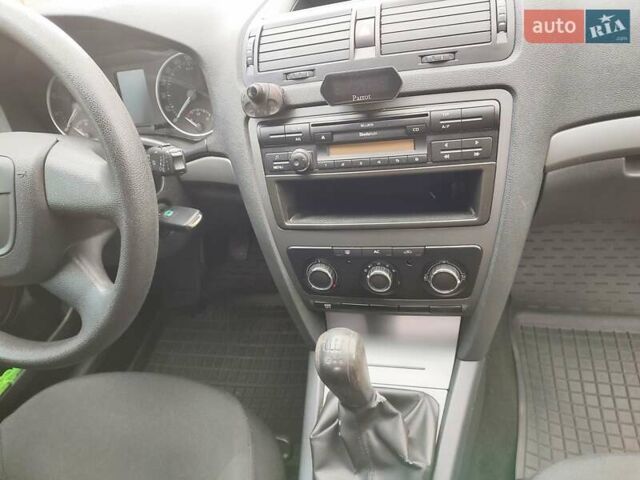 Білий Шкода Октавія, об'ємом двигуна 1.4 л та пробігом 211 тис. км за 7200 $, фото 13 на Automoto.ua