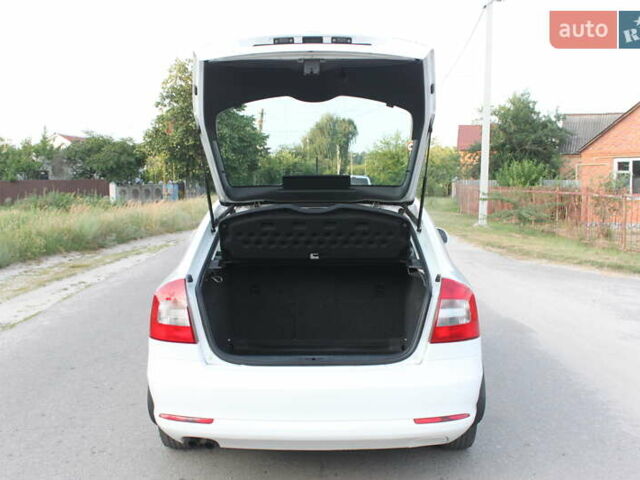 Белый Шкода Октавия, объемом двигателя 1.6 л и пробегом 170 тыс. км за 7450 $, фото 45 на Automoto.ua