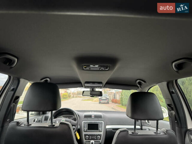 Белый Шкода Октавия, объемом двигателя 1.98 л и пробегом 177 тыс. км за 10550 $, фото 28 на Automoto.ua