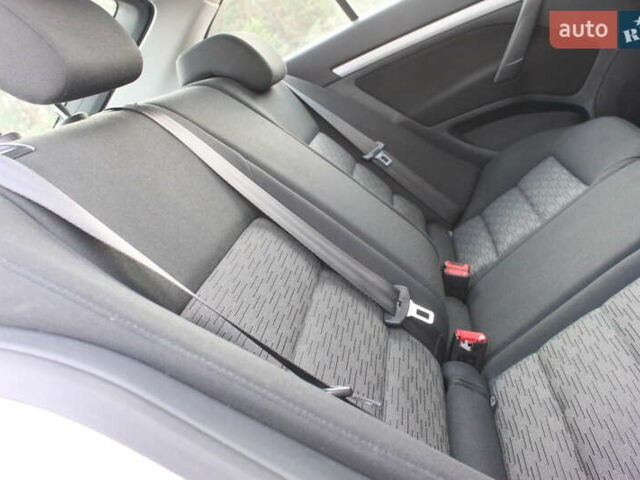 Белый Шкода Октавия, объемом двигателя 1.6 л и пробегом 170 тыс. км за 7450 $, фото 28 на Automoto.ua