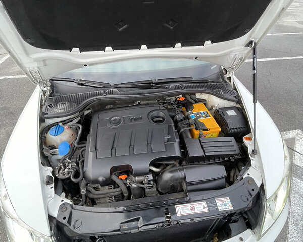 Белый Шкода Октавия, объемом двигателя 1.6 л и пробегом 312 тыс. км за 7500 $, фото 21 на Automoto.ua