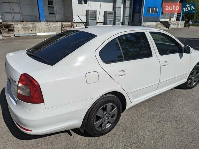 Шкода Октавия 2012 в Борисполе на Automoto.ua Белый Шкода Октавия, объемом двигателя 1.8 л и пробегом 222 тыс. км за 8500 $, фото 3 на Automoto.ua