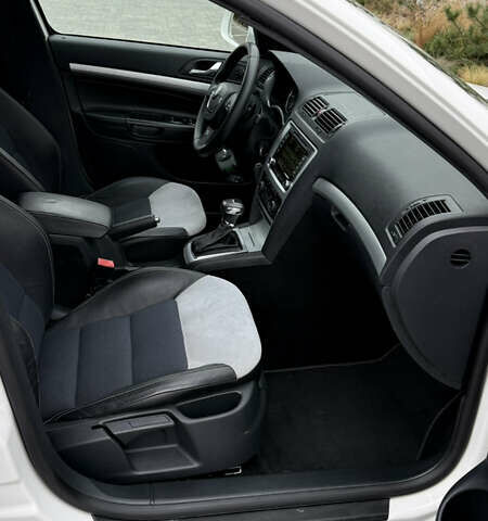 Белый Шкода Октавия, объемом двигателя 1.97 л и пробегом 239 тыс. км за 11999 $, фото 21 на Automoto.ua