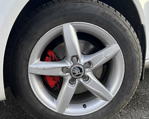 Шкода Октавия 2012 в Кропивницком (Кировограде) на Automoto.ua Белый Шкода Октавия, объемом двигателя 1.8 л и пробегом 222 тыс. км за 6700 $, фото 25 на Automoto.ua