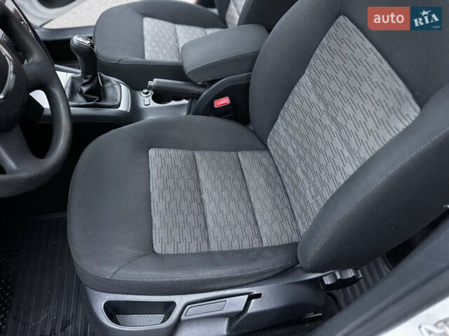 Белый Шкода Октавия, объемом двигателя 1.8 л и пробегом 37 тыс. км за 10900 $, фото 47 на Automoto.ua