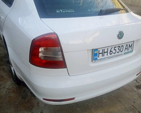 Білий Шкода Октавія, об'ємом двигуна 1.6 л та пробігом 215 тис. км за 7500 $, фото 7 на Automoto.ua