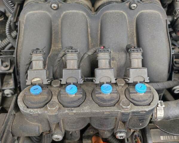 Белый Шкода Октавия, объемом двигателя 1.6 л и пробегом 286 тыс. км за 7500 $, фото 16 на Automoto.ua