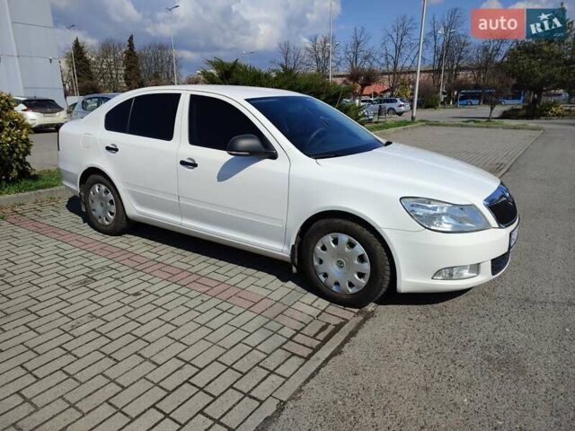 Білий Шкода Октавія, об'ємом двигуна 1.4 л та пробігом 211 тис. км за 7200 $, фото 5 на Automoto.ua