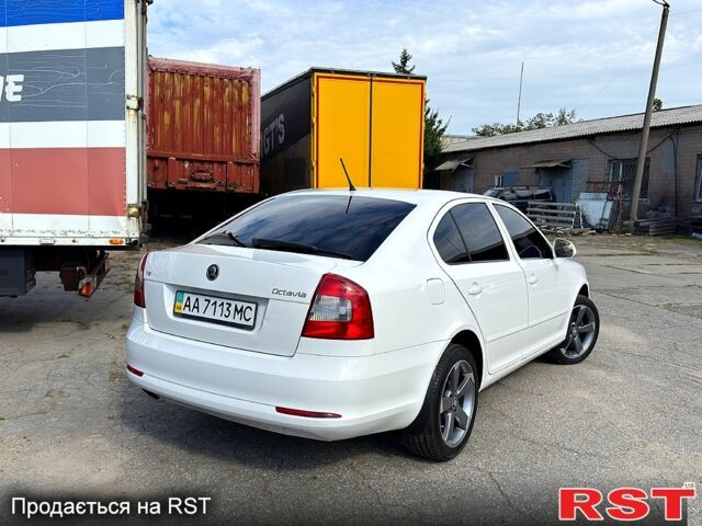 Шкода Октавия 2012 в Киеве на Automoto.ua Белый Шкода Октавия, объемом двигателя 1.8 л и пробегом 194 тыс. км за 7550 $, фото 2 на Automoto.ua