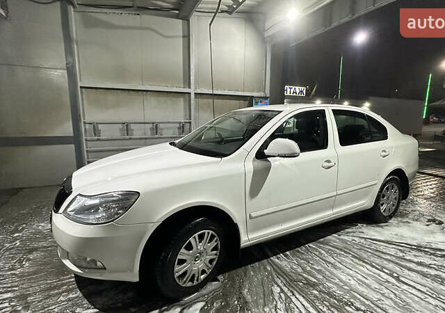 Білий Шкода Октавія, об'ємом двигуна 1.9 л та пробігом 306 тис. км за 7200 $, фото 10 на Automoto.ua