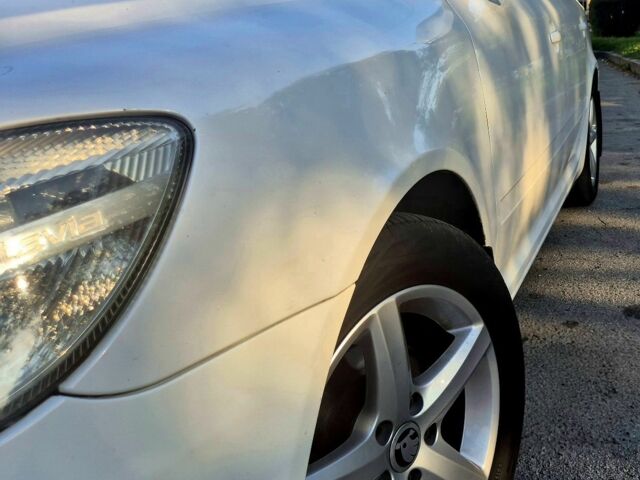 Білий Шкода Октавія, об'ємом двигуна 1.6 л та пробігом 280 тис. км за 7000 $, фото 1 на Automoto.ua