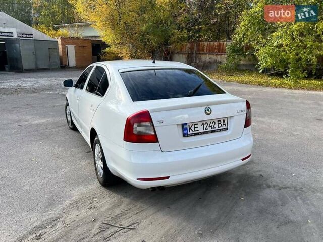 Шкода Октавия 2012 в Днепре (Днепропетровске) на Automoto.ua Белый Шкода Октавия, объемом двигателя 1.8 л и пробегом 167 тыс. км за 6700 $, фото 10 на Automoto.ua