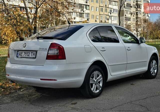 Білий Шкода Октавія, об'ємом двигуна 1.97 л та пробігом 180 тис. км за 8700 $, фото 15 на Automoto.ua