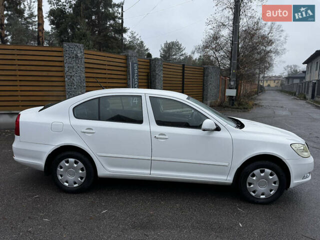 Белый Шкода Октавия, объемом двигателя 1.8 л и пробегом 37 тыс. км за 10900 $, фото 6 на Automoto.ua