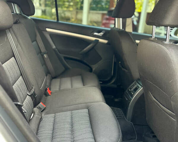 Шкода Октавия 2012 в Одессе на Automoto.ua Белый Шкода Октавия, объемом двигателя 1.97 л и пробегом 314 тыс. км за 9700 $, фото 40 на Automoto.ua