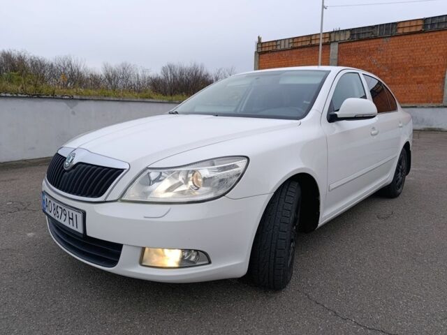 Белый Шкода Октавия, объемом двигателя 1.2 л и пробегом 305 тыс. км за 5900 $, фото 2 на Automoto.ua