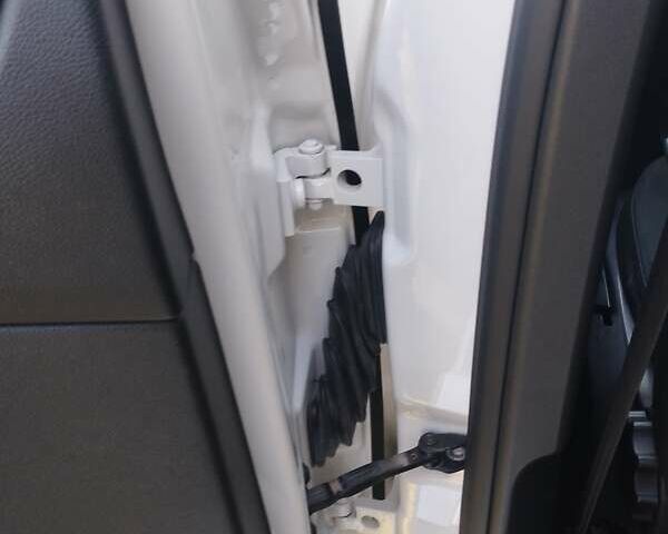 Білий Шкода Октавія, об'ємом двигуна 1.6 л та пробігом 239 тис. км за 9500 $, фото 18 на Automoto.ua