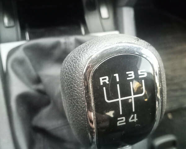 Білий Шкода Октавія, об'ємом двигуна 1.6 л та пробігом 215 тис. км за 7500 $, фото 17 на Automoto.ua