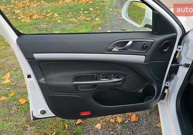 Білий Шкода Октавія, об'ємом двигуна 1.97 л та пробігом 180 тис. км за 8700 $, фото 13 на Automoto.ua
