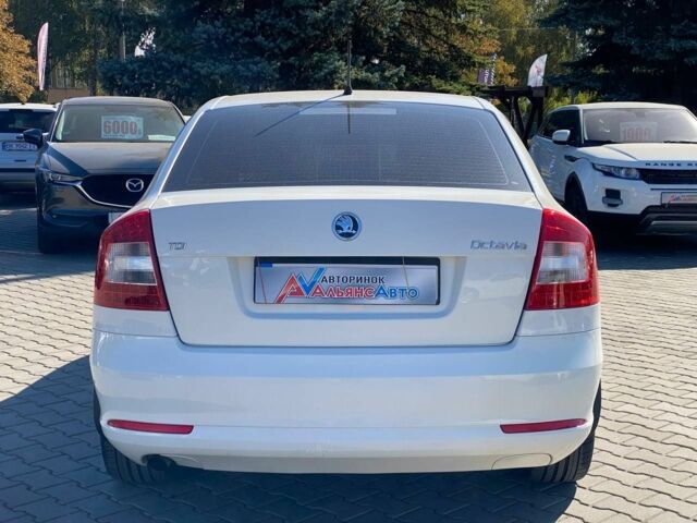 Білий Шкода Октавія, об'ємом двигуна 1.6 л та пробігом 252 тис. км за 8400 $, фото 5 на Automoto.ua