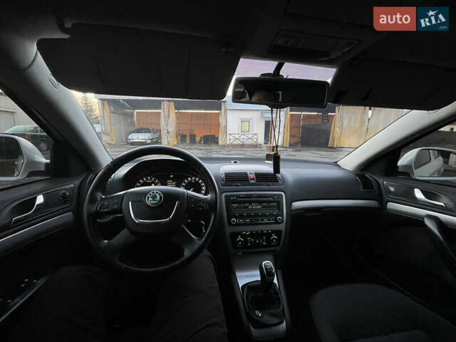 Білий Шкода Октавія, об'ємом двигуна 1.97 л та пробігом 238 тис. км за 7700 $, фото 6 на Automoto.ua
