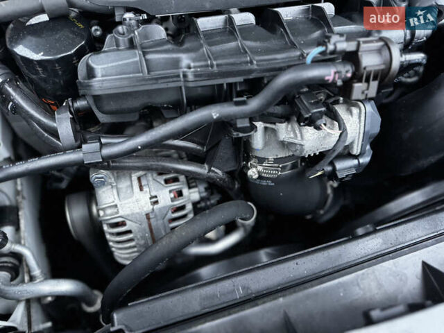 Белый Шкода Октавия, объемом двигателя 1.8 л и пробегом 37 тыс. км за 10900 $, фото 29 на Automoto.ua