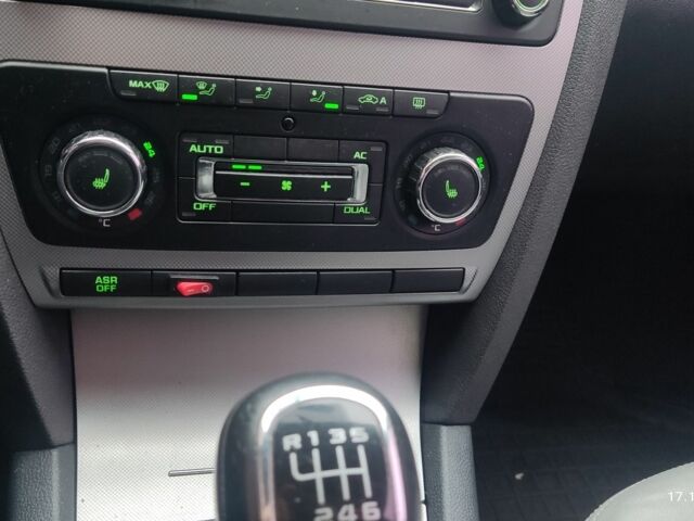 Білий Шкода Октавія, об'ємом двигуна 1.8 л та пробігом 224 тис. км за 8900 $, фото 7 на Automoto.ua