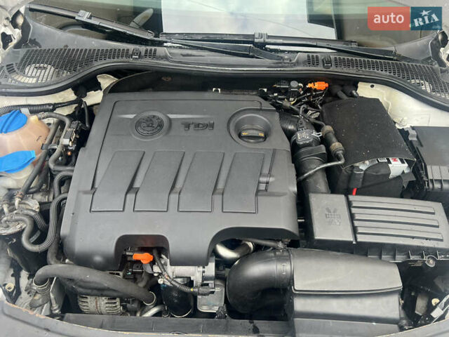 Білий Шкода Октавія, об'ємом двигуна 1.6 л та пробігом 313 тис. км за 7950 $, фото 54 на Automoto.ua