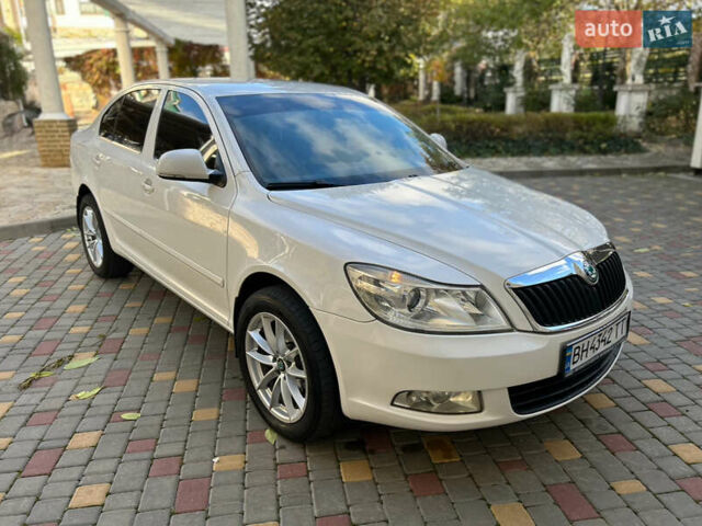 Шкода Октавия 2012 в Одессе на Automoto.ua Белый Шкода Октавия, объемом двигателя 1.97 л и пробегом 314 тыс. км за 9700 $, фото 36 на Automoto.ua