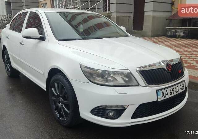 Белый Шкода Октавия, объемом двигателя 1.8 л и пробегом 225 тыс. км за 8700 $, фото 6 на Automoto.ua