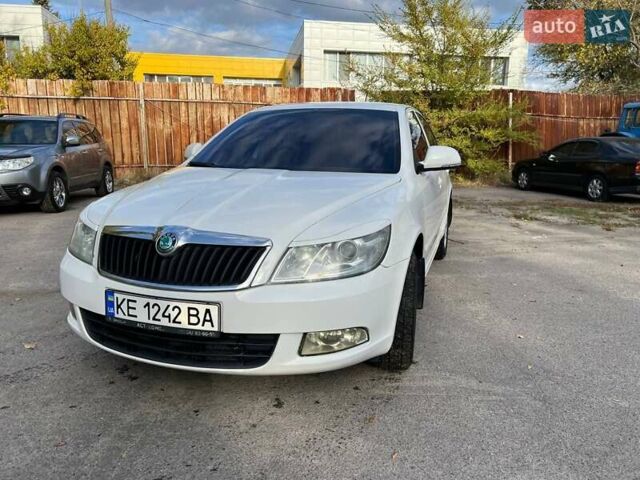 Шкода Октавия 2012 в Днепре (Днепропетровске) на Automoto.ua Белый Шкода Октавия, объемом двигателя 1.8 л и пробегом 167 тыс. км за 6700 $, фото 9 на Automoto.ua