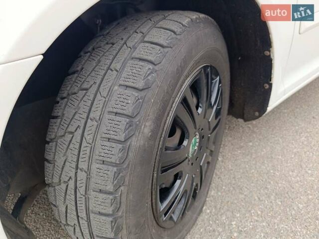 Білий Шкода Октавія, об'ємом двигуна 1.2 л та пробігом 305 тис. км за 5900 $, фото 7 на Automoto.ua