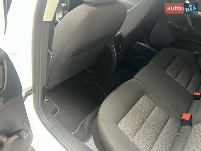 Білий Шкода Октавія, об'ємом двигуна 1.6 л та пробігом 313 тис. км за 7950 $, фото 47 на Automoto.ua