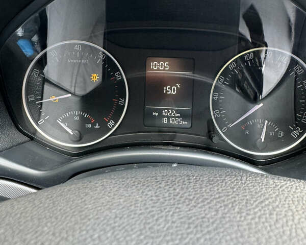 Белый Шкода Октавия, объемом двигателя 1.6 л и пробегом 180 тыс. км за 8000 $, фото 16 на Automoto.ua