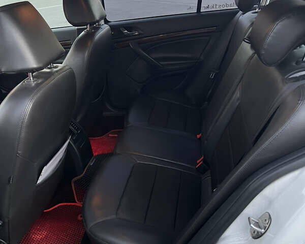 Шкода Октавия 2012 в Кропивницком (Кировограде) на Automoto.ua Белый Шкода Октавия, объемом двигателя 1.8 л и пробегом 222 тыс. км за 6700 $, фото 14 на Automoto.ua