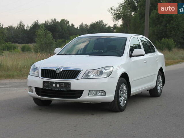 Белый Шкода Октавия, объемом двигателя 1.6 л и пробегом 170 тыс. км за 7450 $, фото 2 на Automoto.ua
