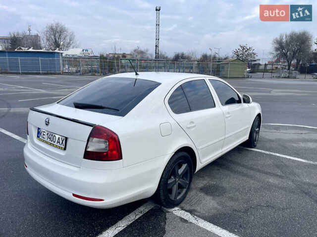 Белый Шкода Октавия, объемом двигателя 1.6 л и пробегом 312 тыс. км за 7500 $, фото 5 на Automoto.ua
