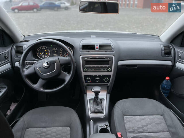 Белый Шкода Октавия, объемом двигателя 1.8 л и пробегом 188 тыс. км за 6500 $, фото 16 на Automoto.ua