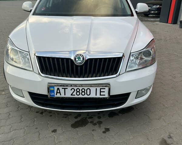Білий Шкода Октавія, об'ємом двигуна 1.97 л та пробігом 236 тис. км за 8800 $, фото 7 на Automoto.ua