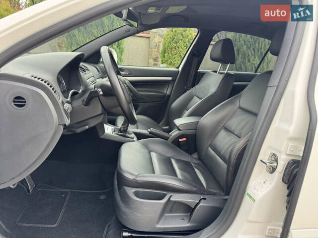 Белый Шкода Октавия, объемом двигателя 1.98 л и пробегом 177 тыс. км за 10550 $, фото 10 на Automoto.ua