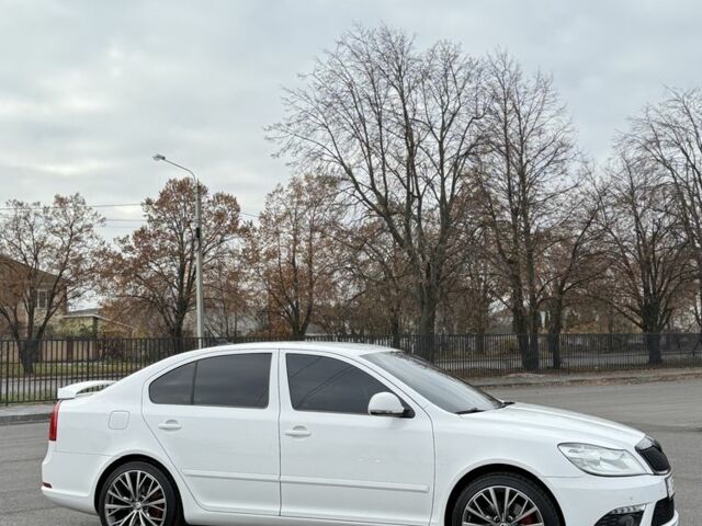 Білий Шкода Октавія, об'ємом двигуна 2 л та пробігом 202 тис. км за 11200 $, фото 3 на Automoto.ua