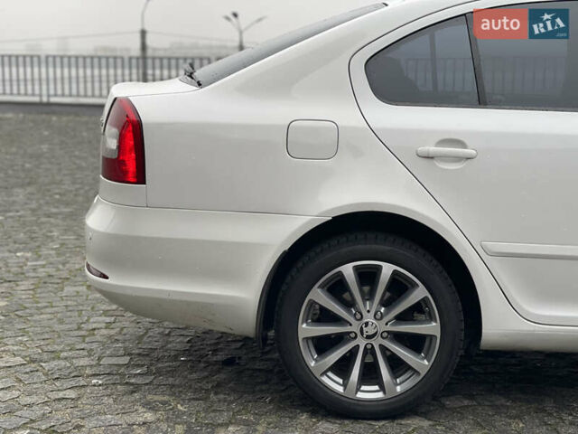 Белый Шкода Октавия, объемом двигателя 1.8 л и пробегом 188 тыс. км за 6500 $, фото 11 на Automoto.ua