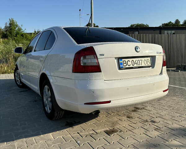 Белый Шкода Октавия, объемом двигателя 1.6 л и пробегом 243 тыс. км за 8500 $, фото 3 на Automoto.ua