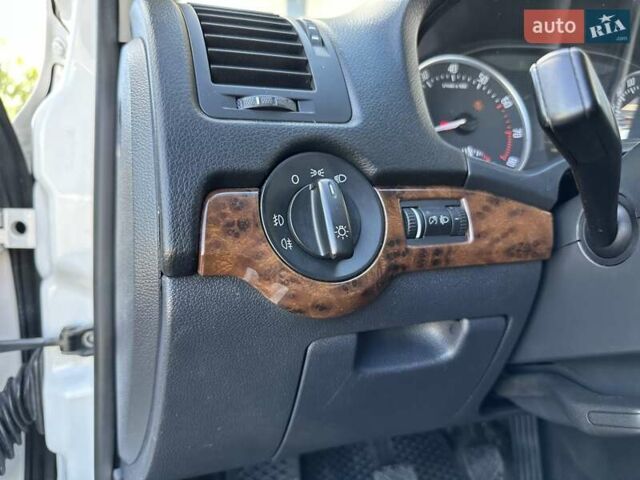 Білий Шкода Октавія, об'ємом двигуна 1.8 л та пробігом 199 тис. км за 7999 $, фото 25 на Automoto.ua