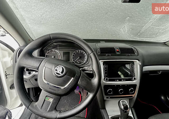 Білий Шкода Октавія, об'ємом двигуна 1.6 л та пробігом 400 тис. км за 7000 $, фото 9 на Automoto.ua