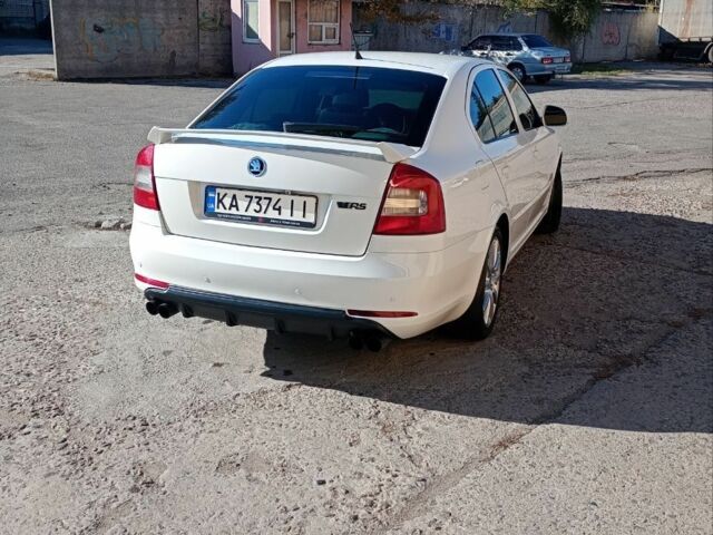 Білий Шкода Октавія, об'ємом двигуна 1.8 л та пробігом 164 тис. км за 9000 $, фото 1 на Automoto.ua